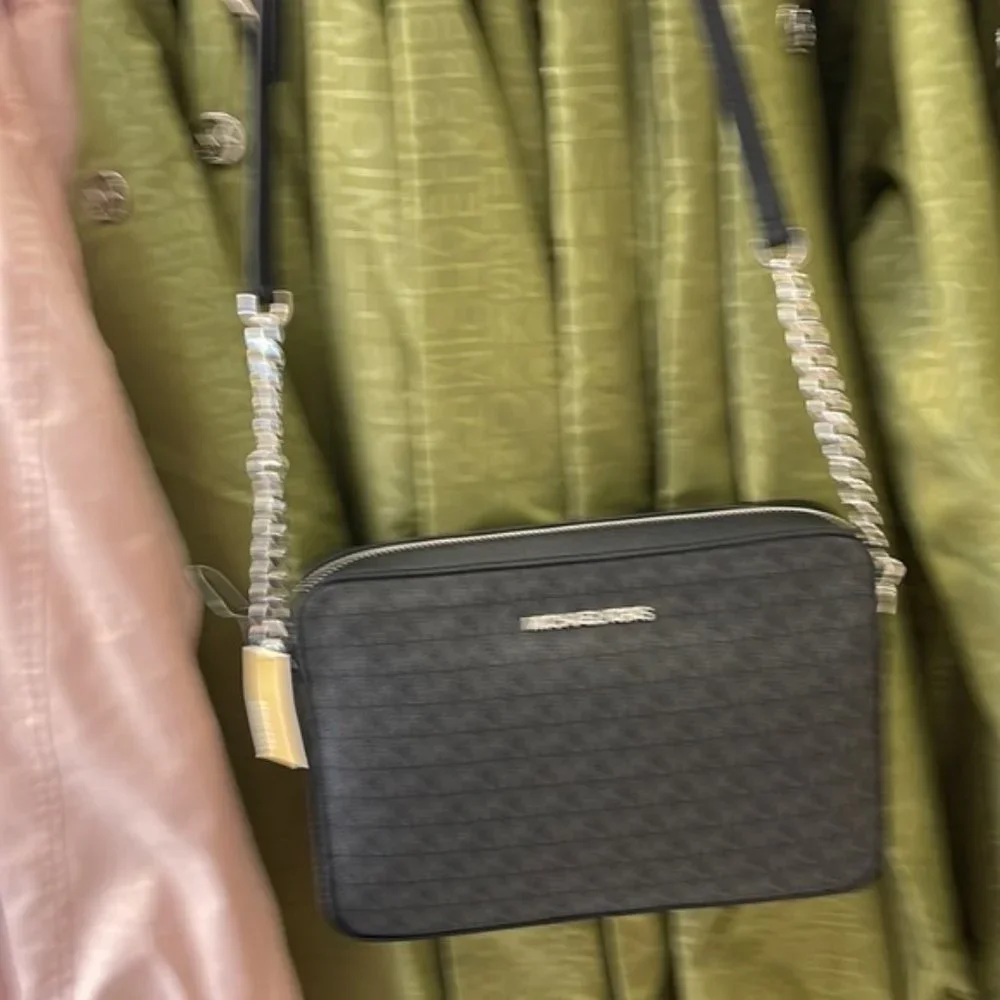 Michael Kors large Jet Set Item EW Crossbody Black - Picture 2 of 16